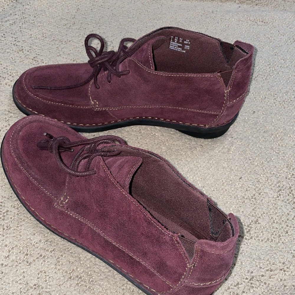 NEW Clarks Chukka Suede Ankle Boots Collection Burgundy Leather Lace up Size 9.5 - Picture 4 of 10